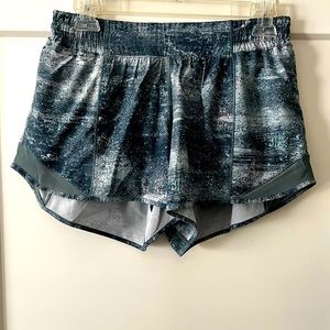 Lululemon shorts size 8 - green/blue